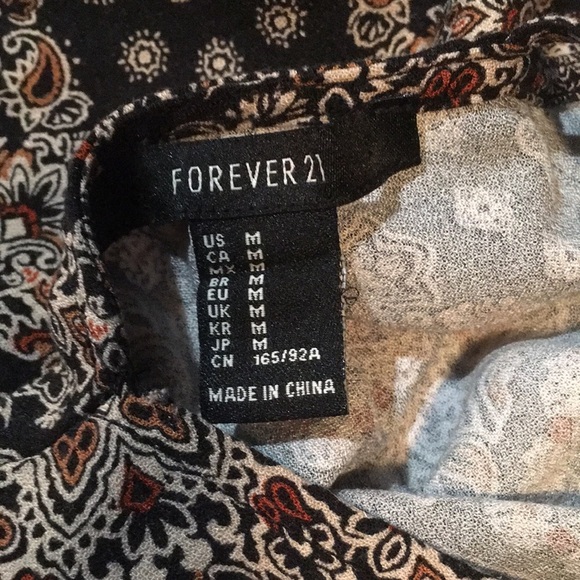 Forever 21 Top. Size Medium - Picture 5 of 5